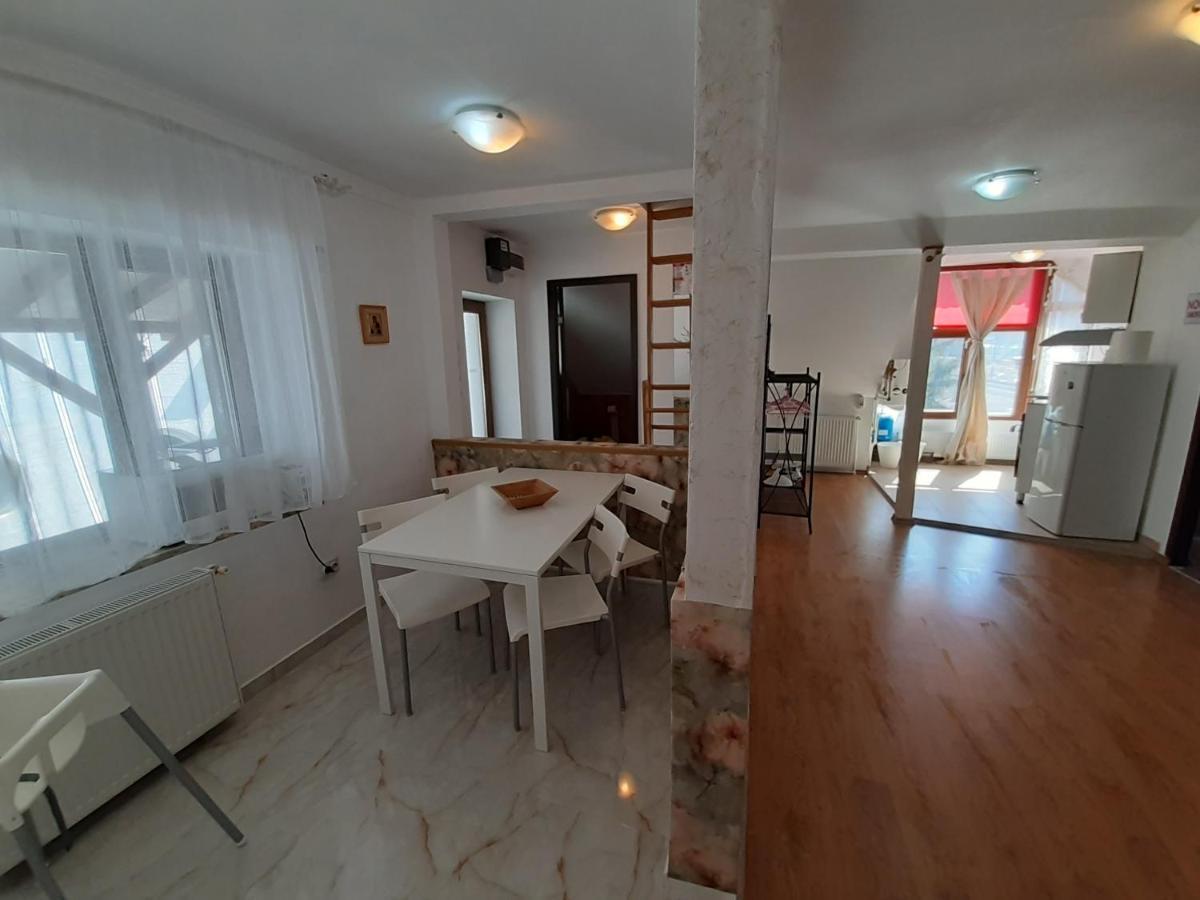 Casa Olguta Apartment ซินายา ภายนอก รูปภาพ